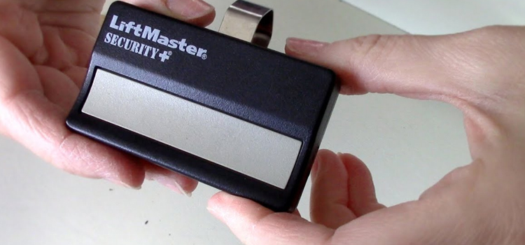 chamberlain garage door remote battery in Woodbridge